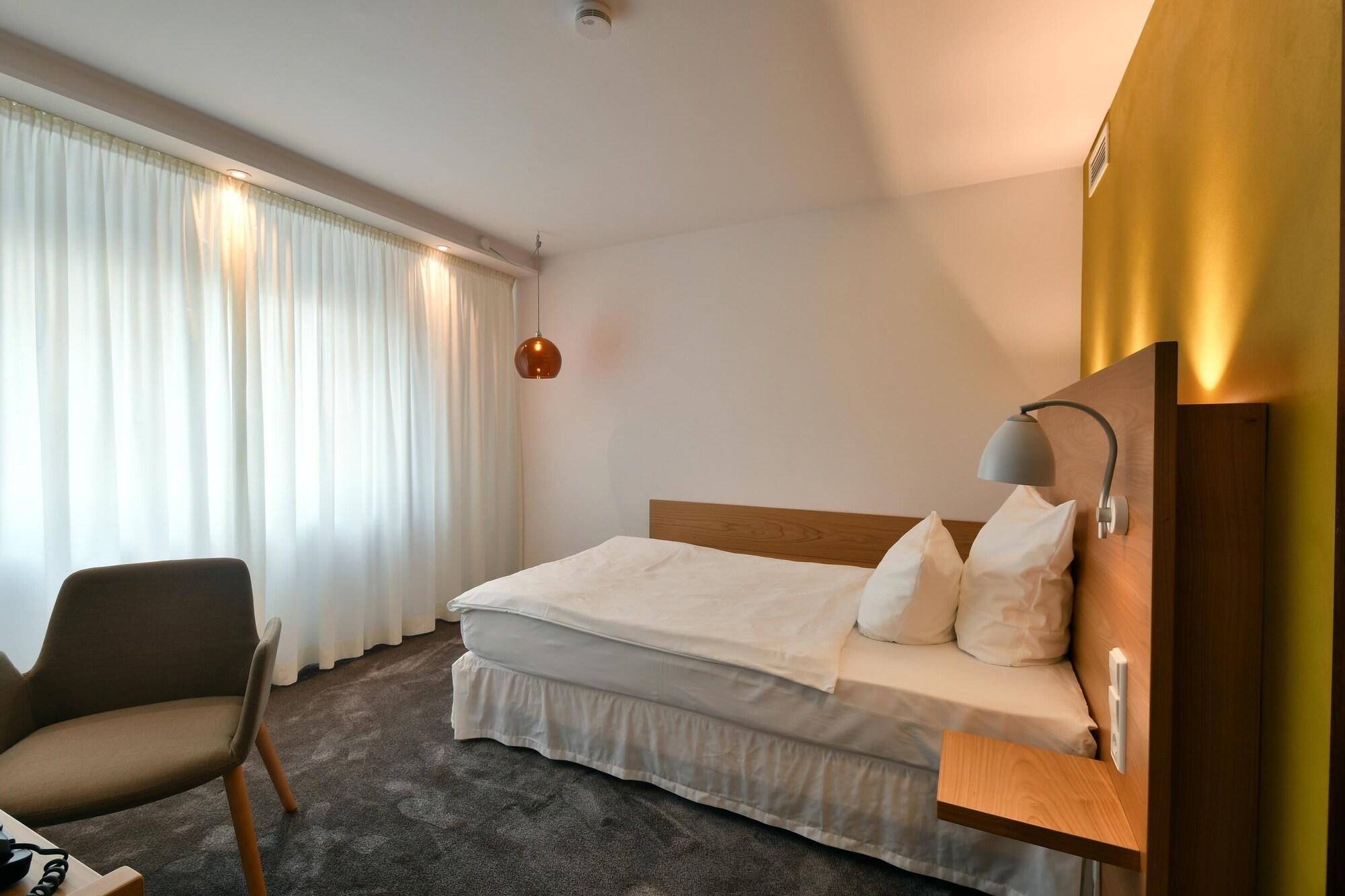 Hotel Adler Asperg Exterior foto