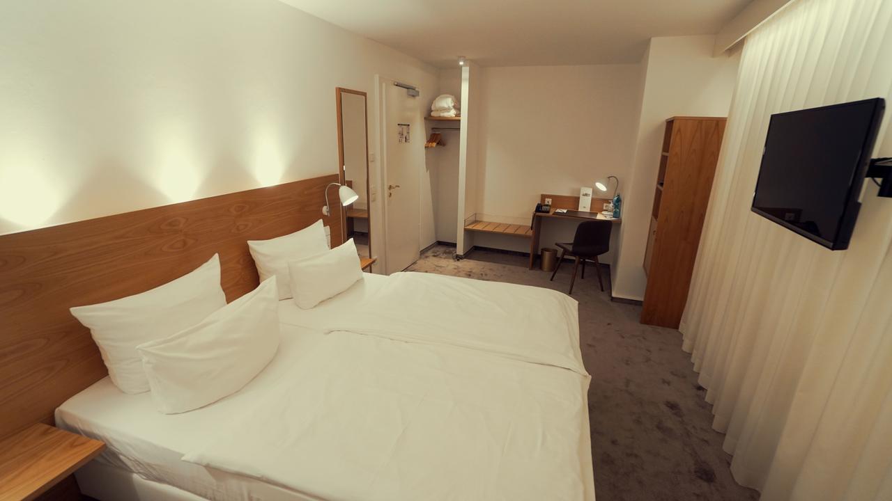 Hotel Adler Asperg Exterior foto